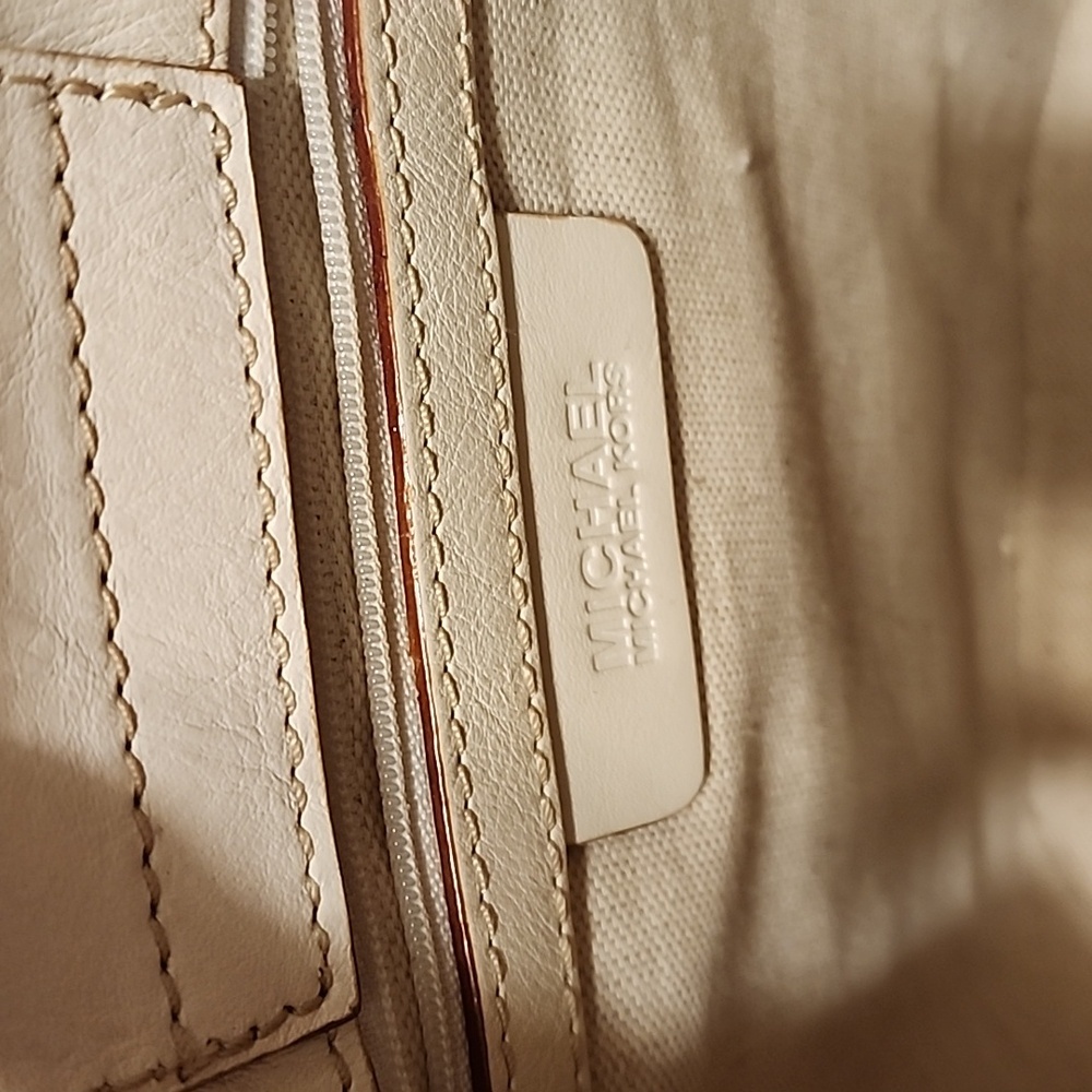 Michael Korea purse - Picture 4 of 4